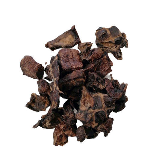 Nuggets de Pulmón de Vacuno de Cabañas del Monte para perros, un snack natural y nutritivo que tu mascota adorará. Hechos de pulmón de vacuno 100% natural, estos nuggets son ricos en proteínas y completamente libres de aditivos y conservantes