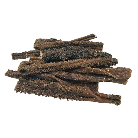 Tripa Verde de Cabañas del Monte para perros, un snack natural y altamente nutritivo que tu mascota disfrutará. Hecha de tripa verde 100% natural, esta golosina es rica en nutrientes esenciales y completamente libre de aditivos y conservantes