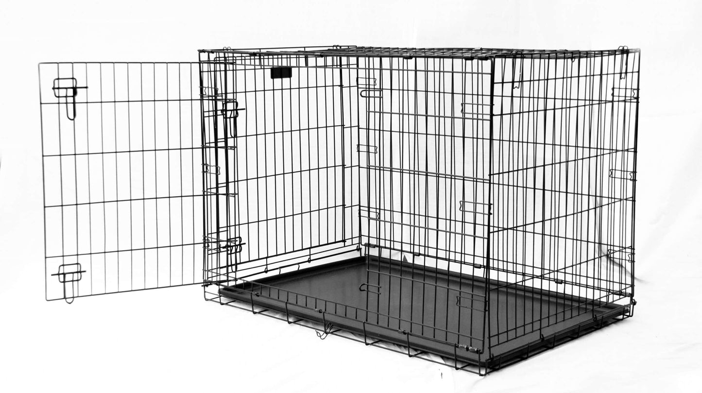 Jaula para Perro de Cabañas del Monte, una solución segura y cómoda para el transporte y alojamiento de tu mascota. Fabricada con materiales duraderos y de alta calidad, esta jaula proporciona un espacio acogedor para tu perro, ya sea en casa, durante viajes o en visitas al veterinario